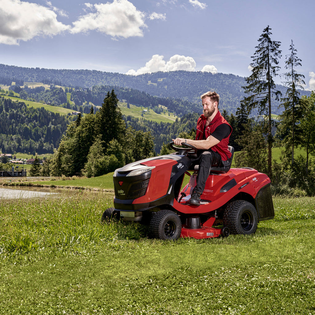 solo by AL-KO T15-93.3 HD-A Petrol Lawn Tractor