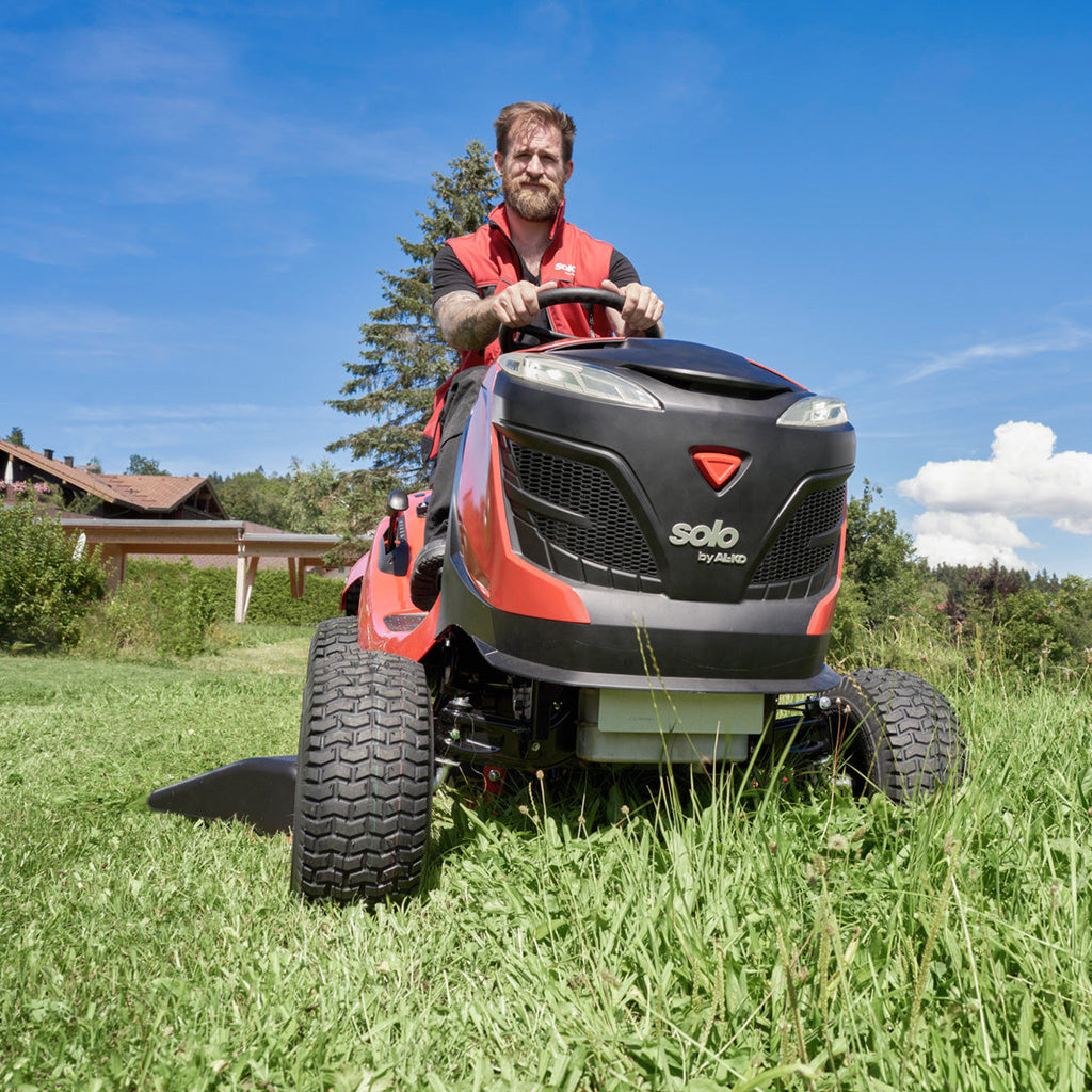 solo by AL-KO Comfort T18-111.4 HDS-A V2 Petrol Side Discharge Mulching Lawn Tractor 111cm