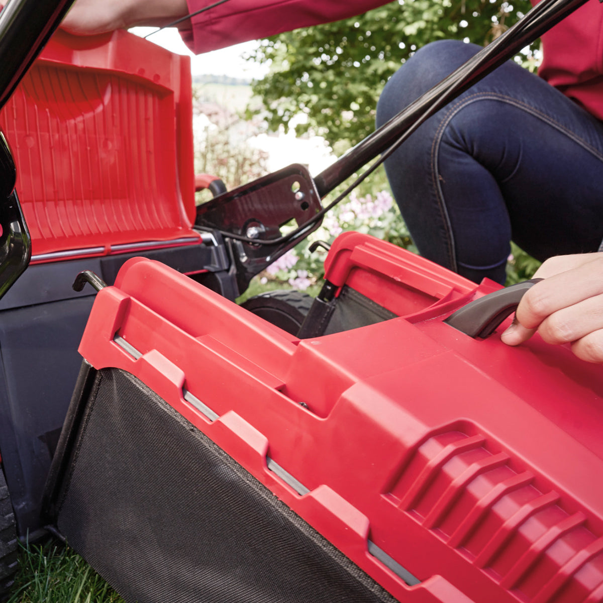 solo by AL-KO Easy 4716 SP-A Petrol Self Propelled Lawnmower 46cm