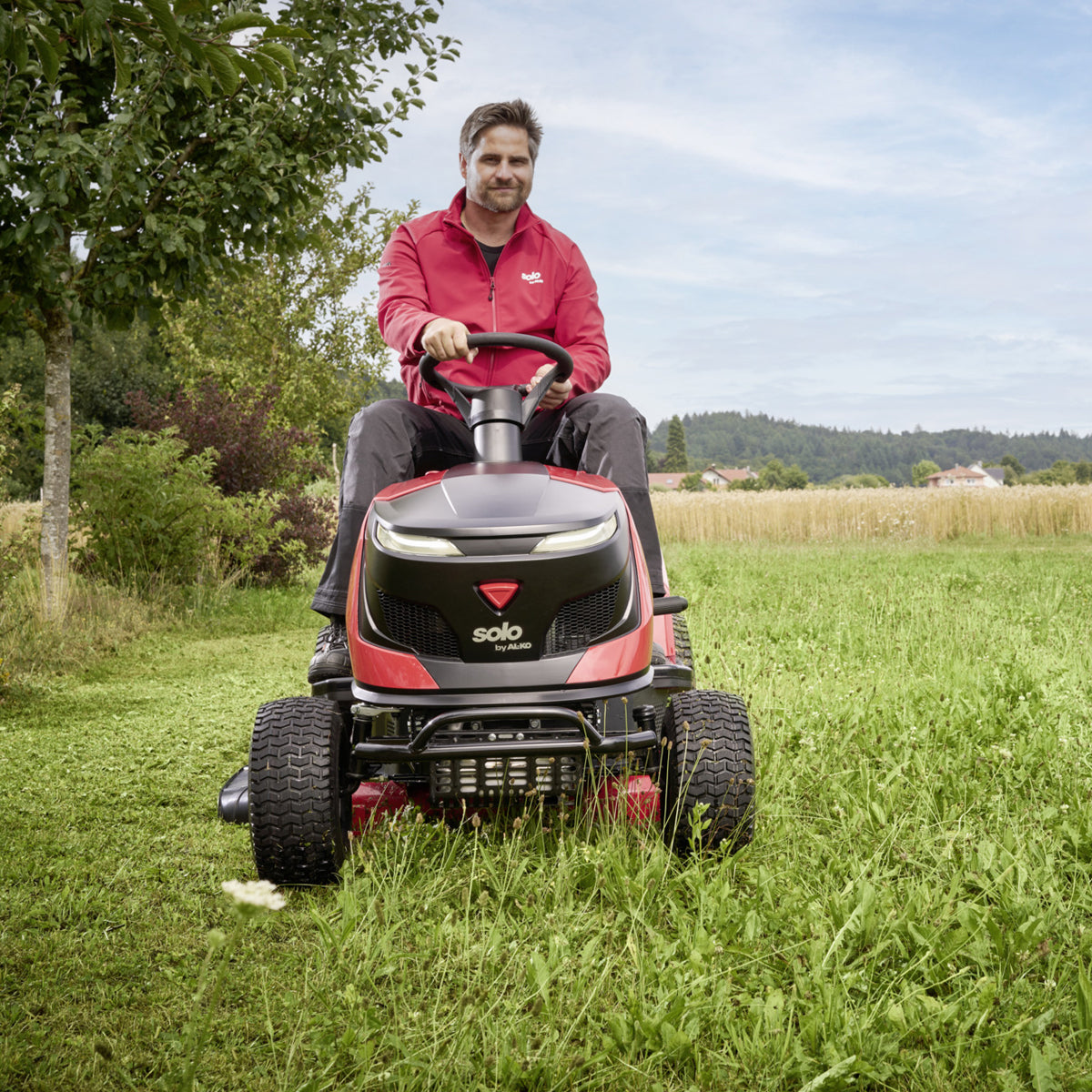 solo by AL-KO Easy T14-92.6 HDS-A Petrol Side Discharge Lawn Tractor 92cm