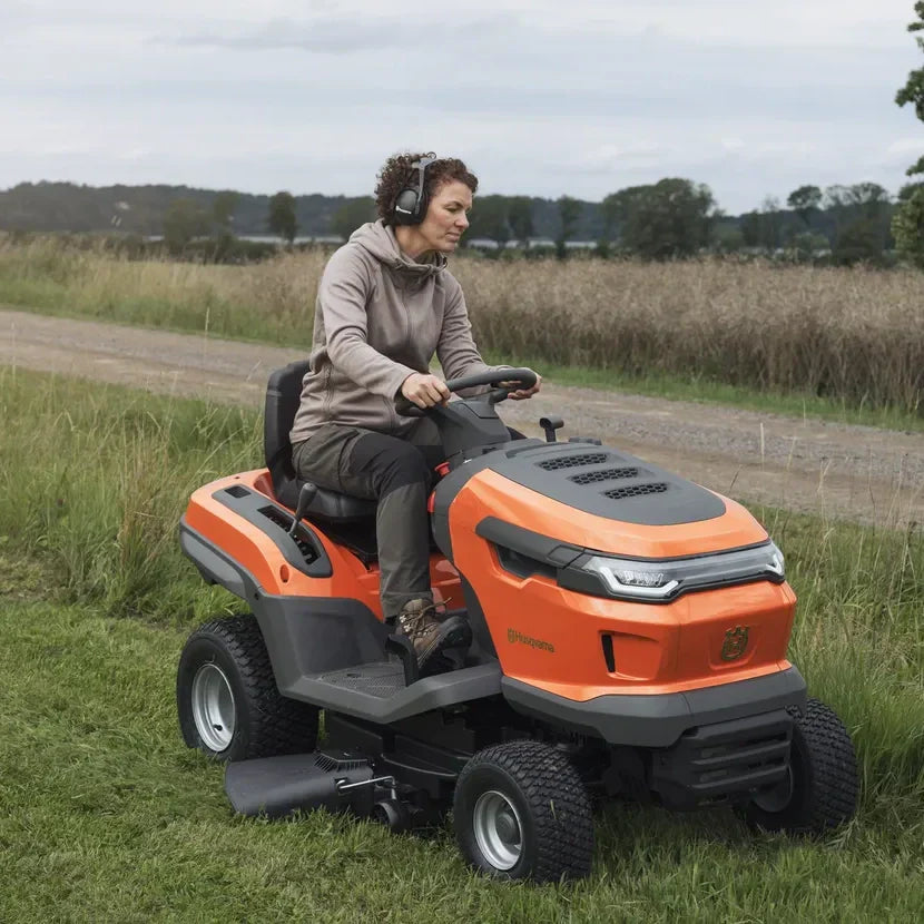 Husqvarna TS 215T Garden Tractor